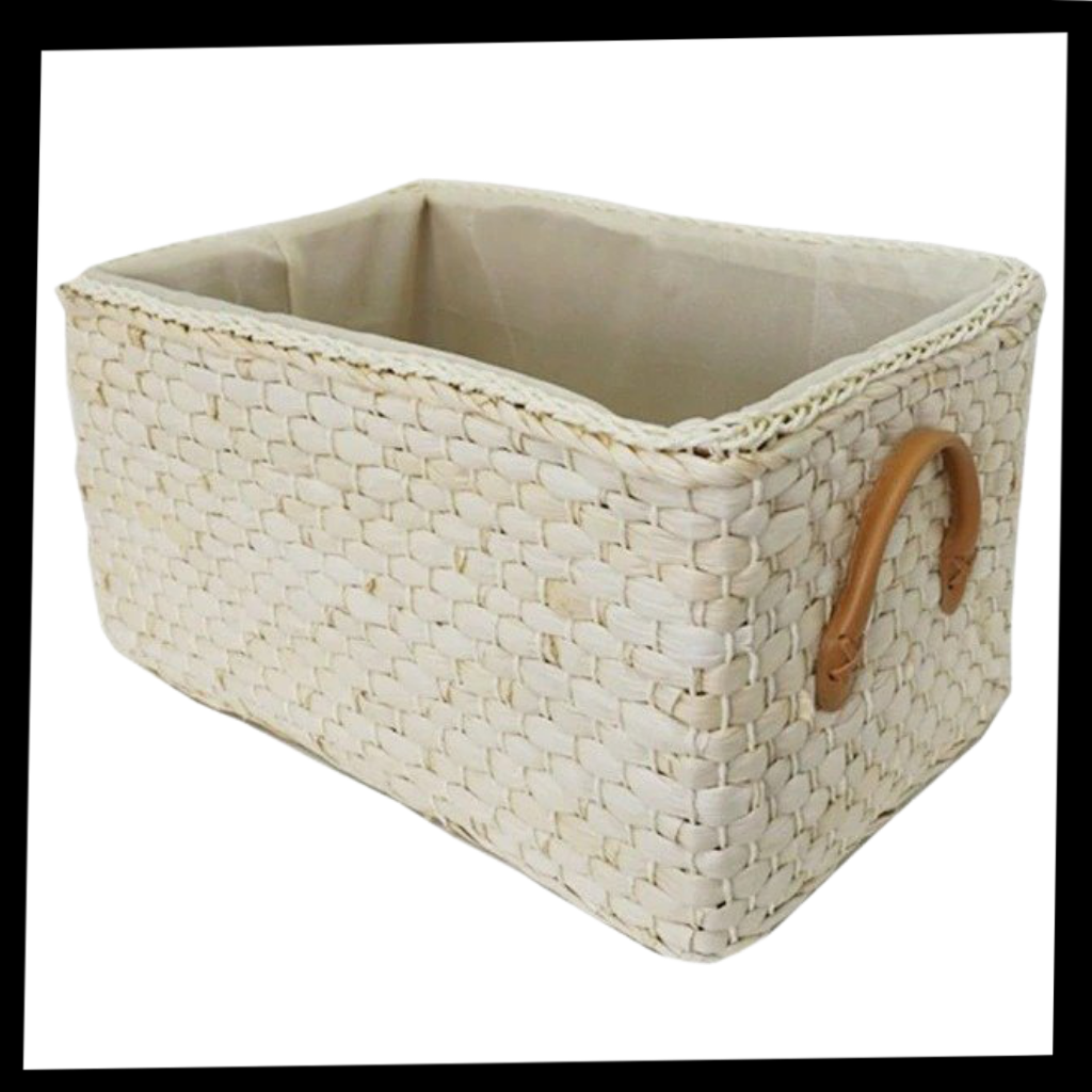 Panier en osier tressé à la main