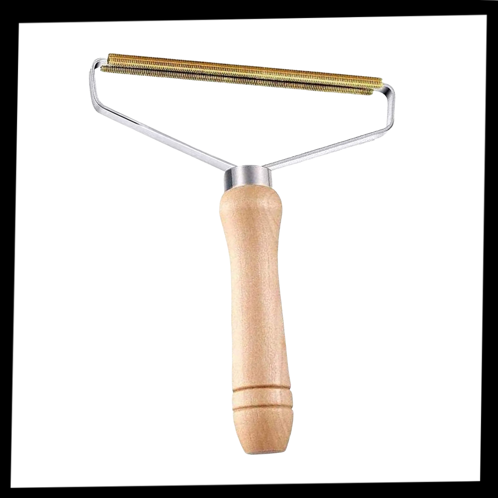 Brosse pour poils d'animaux en bois